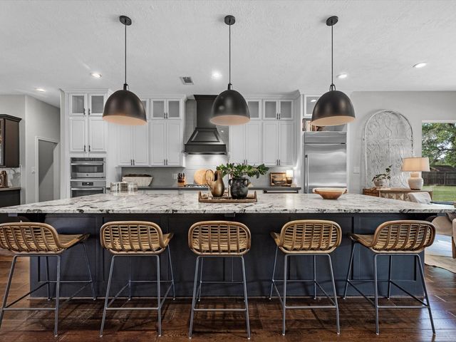 720 Mountain View Drive, Montgomery, TX 77356