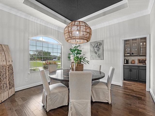 720 Mountain View Drive, Montgomery, TX 77356