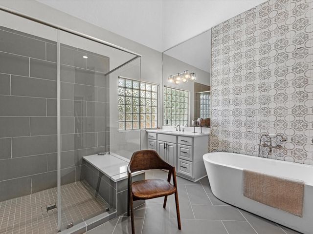 720 Mountain View Drive, Montgomery, TX 77356