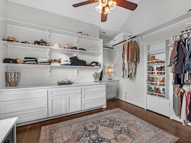 720 Mountain View Drive, Montgomery, TX 77356