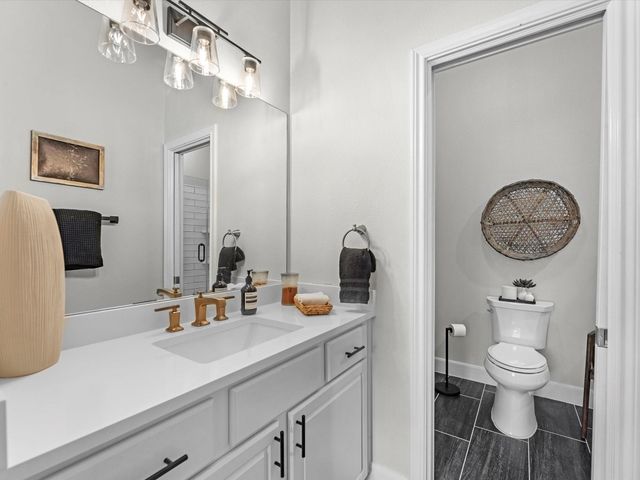 720 Mountain View Drive, Montgomery, TX 77356