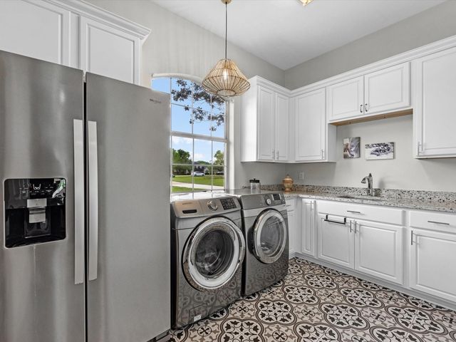 720 Mountain View Drive, Montgomery, TX 77356