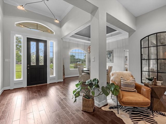 720 Mountain View Drive, Montgomery, TX 77356