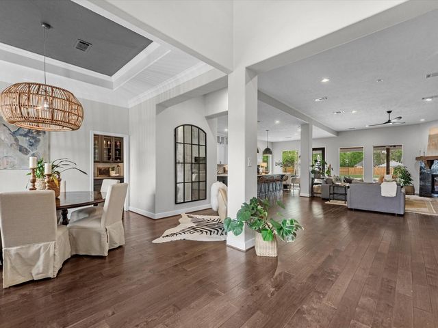 720 Mountain View Drive, Montgomery, TX 77356