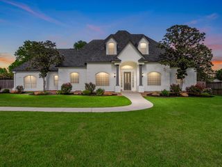 720 Mountain View Drive, Montgomery, TX 77356