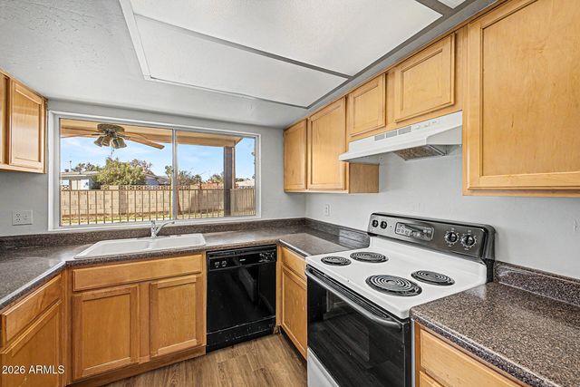 2148 W SHARON Avenue, Phoenix, AZ 85029