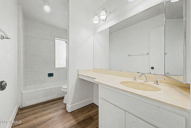 2148 W SHARON Avenue, Phoenix, AZ 85029