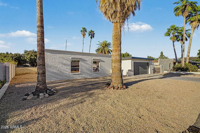 2148 W SHARON Avenue, Phoenix, AZ 85029