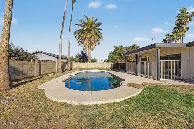 2148 W SHARON Avenue, Phoenix, AZ 85029