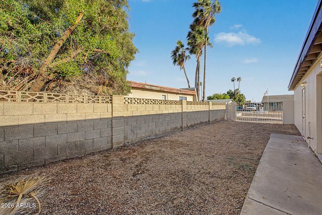 2148 W SHARON Avenue, Phoenix, AZ 85029