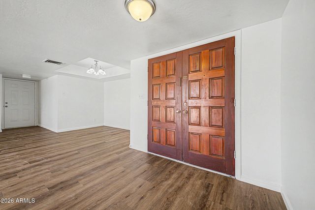 2148 W SHARON Avenue, Phoenix, AZ 85029