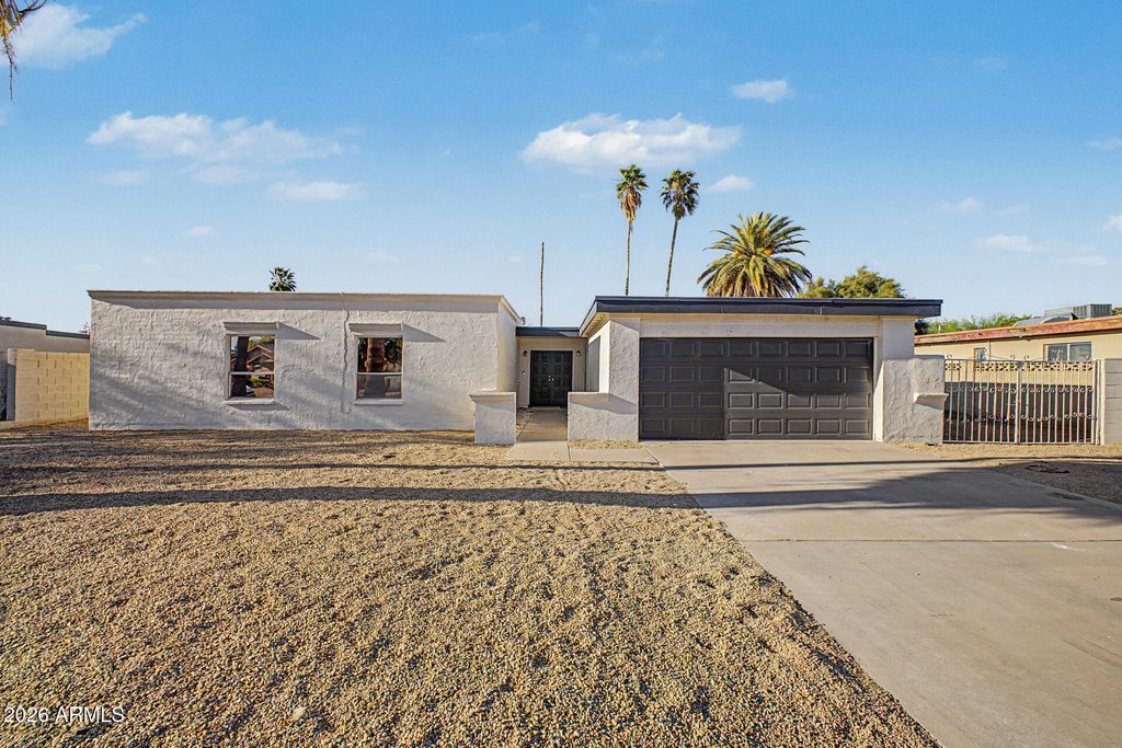 2148 W SHARON Avenue, Phoenix, AZ 85029