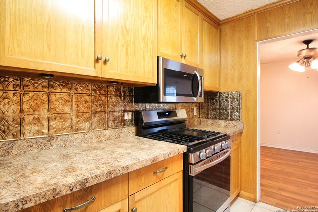 6106 LITTLE BRANDYWINE CRK, San Antonio, TX 78233