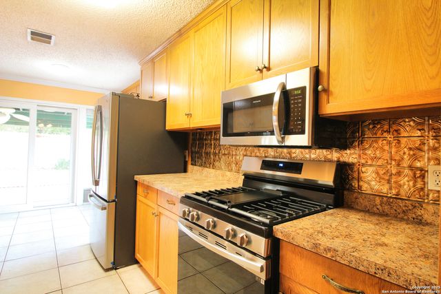 6106 LITTLE BRANDYWINE CRK, San Antonio, TX 78233