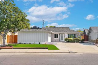 3221 Llano St, San Mateo, CA 94403