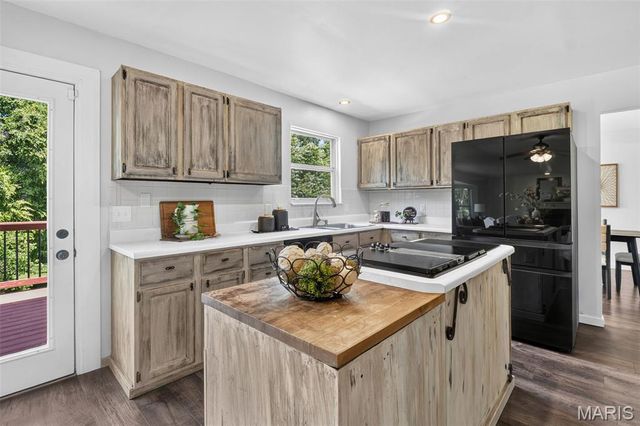 2430 Riverwood Trails Drive, Florissant, MO 63031