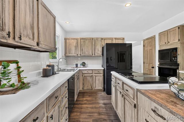 2430 Riverwood Trails Drive, Florissant, MO 63031