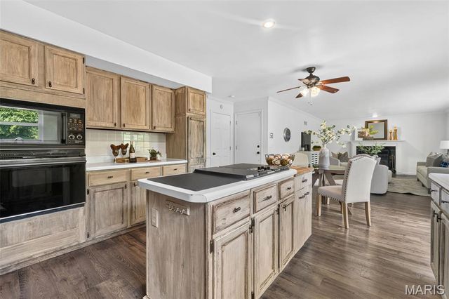 2430 Riverwood Trails Drive, Florissant, MO 63031