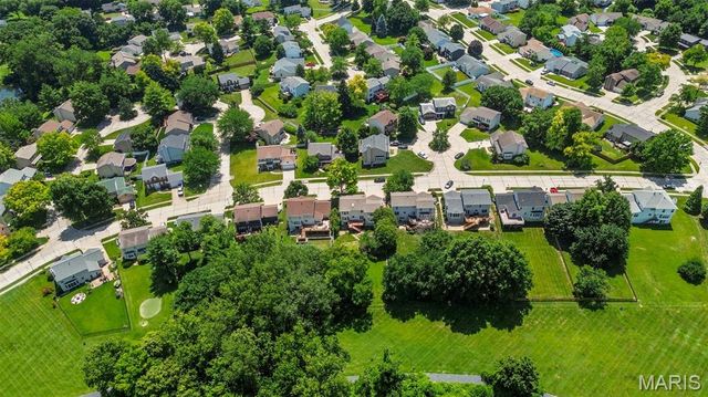 2430 Riverwood Trails Drive, Florissant, MO 63031