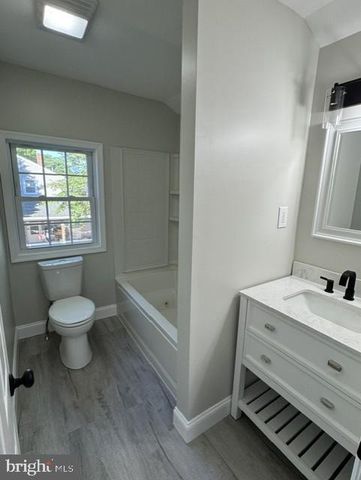 403 ROSEWOOD DR, Newark, DE 19713