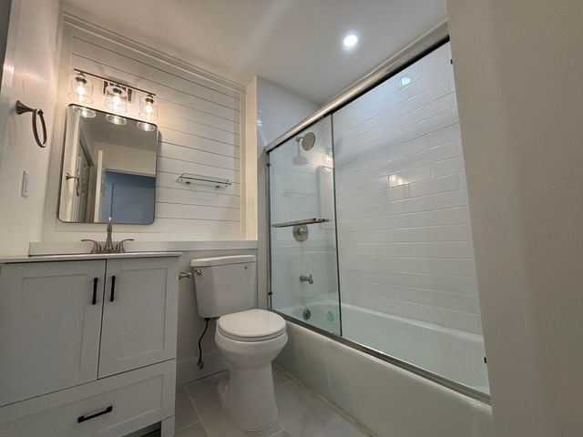 800 Bearses Way APT 5NB, Hyannis, MA 02601