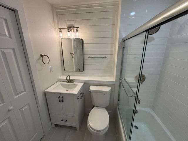 800 Bearses Way APT 5NB, Hyannis, MA 02601