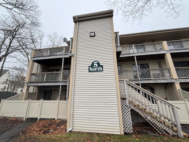 800 Bearses Way APT 5NB, Hyannis, MA 02601