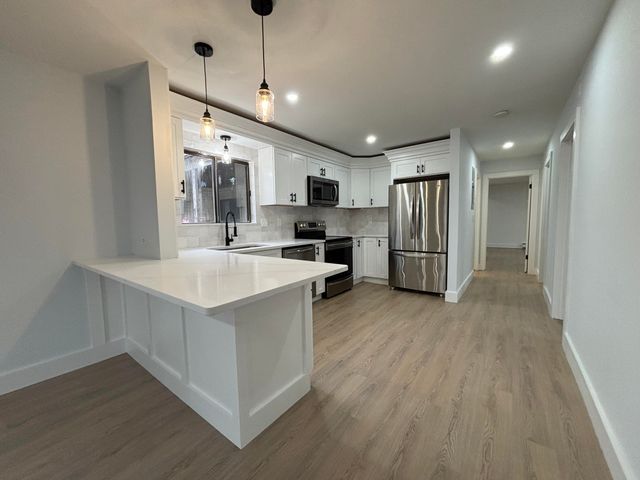 800 Bearses Way APT 5NB, Hyannis, MA 02601