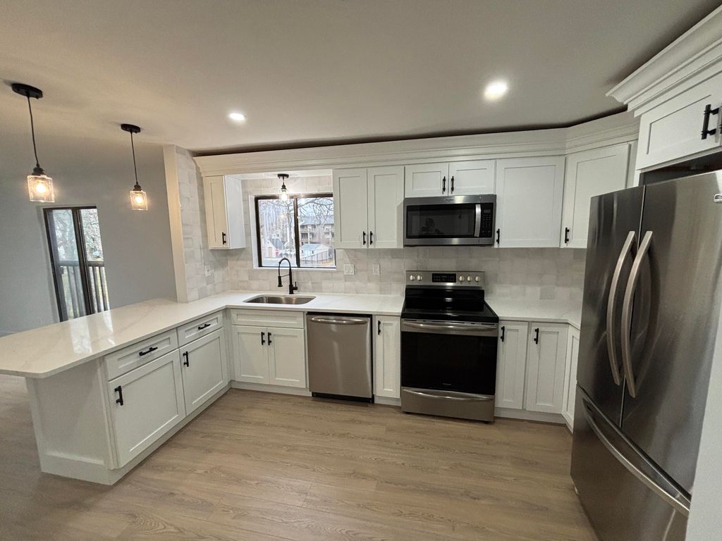 800 Bearses Way APT 5NB, Hyannis, MA 02601