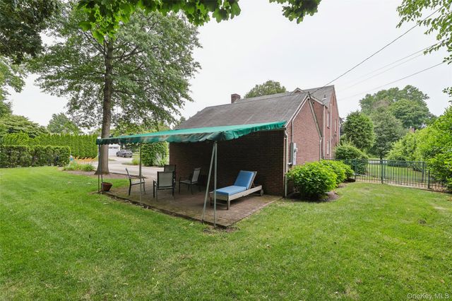 105 Stewart Avenue, Garden City, NY 11530