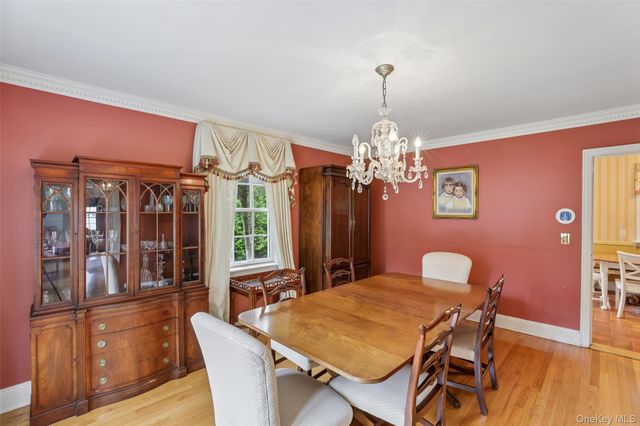 105 Stewart Avenue, Garden City, NY 11530