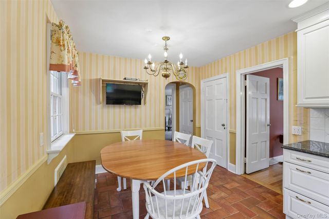 105 Stewart Avenue, Garden City, NY 11530