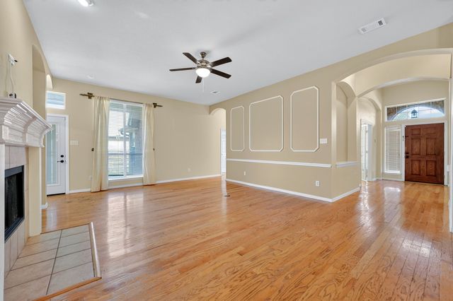1645 Castle Pines Drive, Frisco, TX 75036