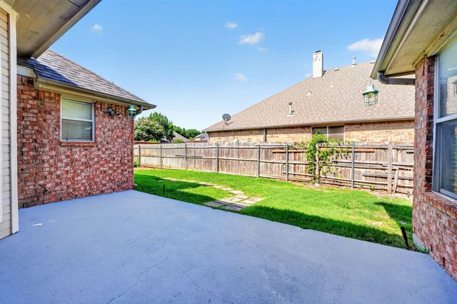 1645 Castle Pines Drive, Frisco, TX 75036