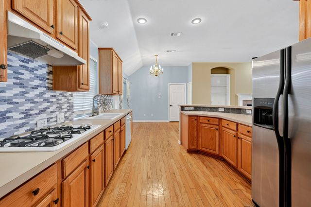 1645 Castle Pines Drive, Frisco, TX 75036