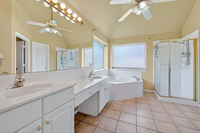 1645 Castle Pines Drive, Frisco, TX 75036