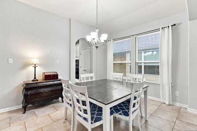 9646 Calmont Way, San Antonio, TX 78251
