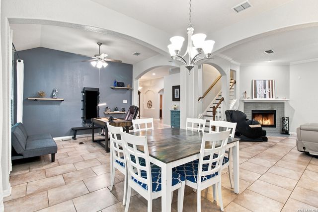 9646 Calmont Way, San Antonio, TX 78251