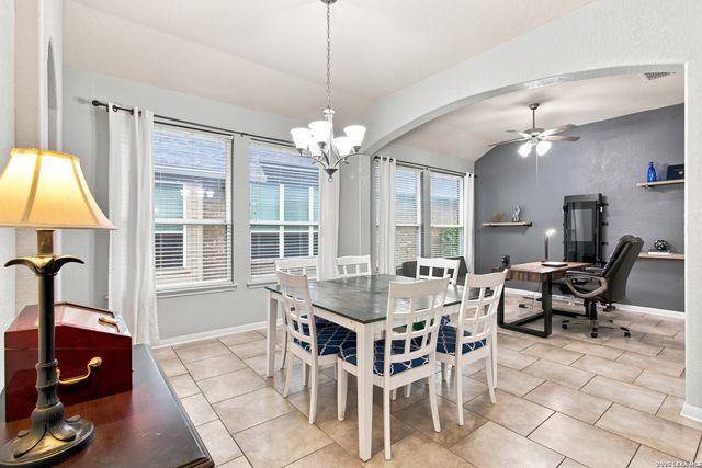 9646 Calmont Way, San Antonio, TX 78251
