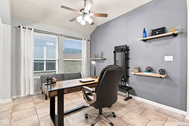 9646 Calmont Way, San Antonio, TX 78251