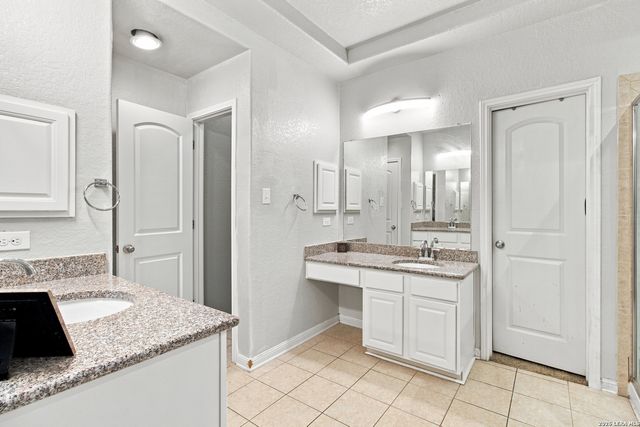 9646 Calmont Way, San Antonio, TX 78251