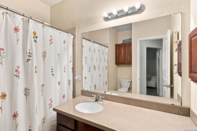 9646 Calmont Way, San Antonio, TX 78251
