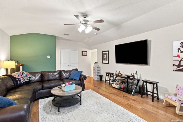 9646 Calmont Way, San Antonio, TX 78251