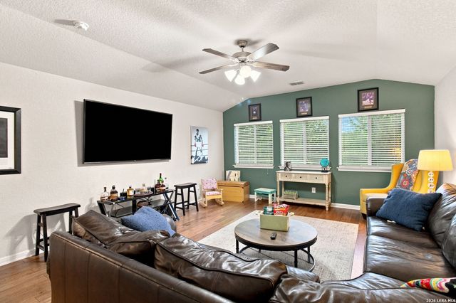 9646 Calmont Way, San Antonio, TX 78251