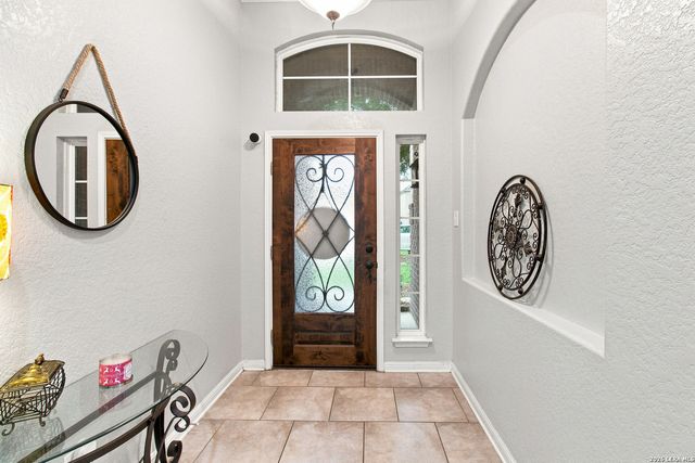 9646 Calmont Way, San Antonio, TX 78251