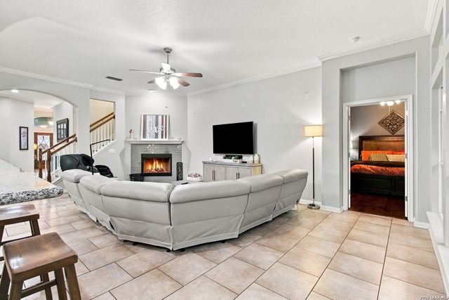 9646 Calmont Way, San Antonio, TX 78251