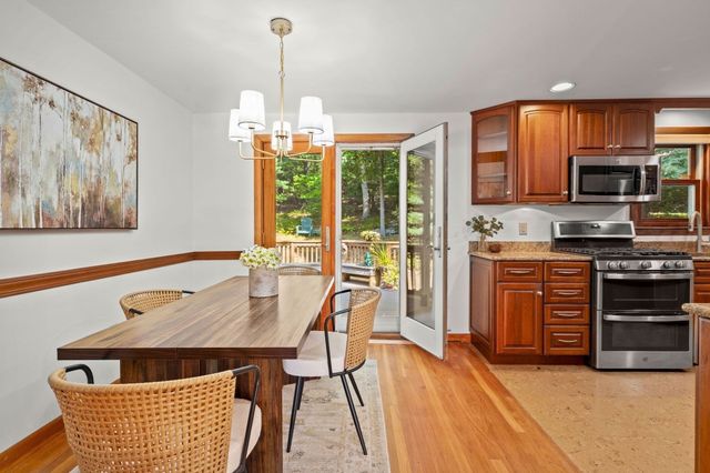 56 Skilton Ln, Burlington, MA 01803