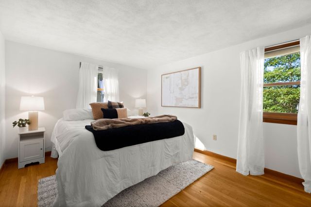 56 Skilton Ln, Burlington, MA 01803
