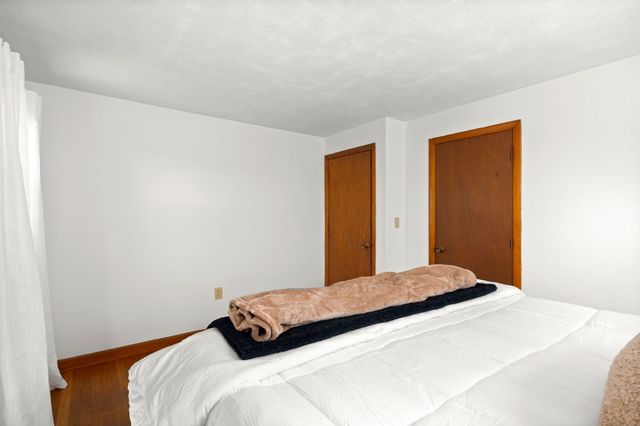 56 Skilton Ln, Burlington, MA 01803