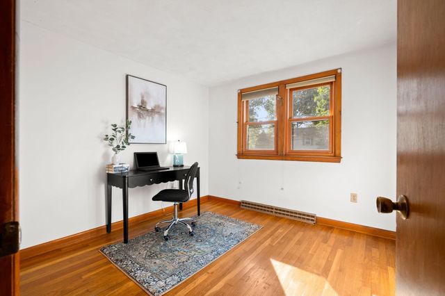 56 Skilton Ln, Burlington, MA 01803